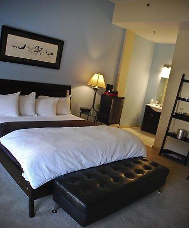 The Jet Hotel Denver Room photo